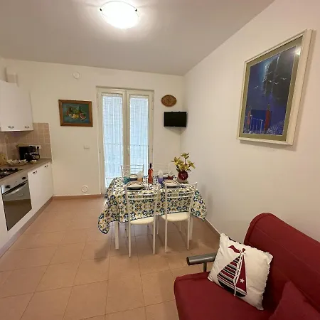 Orchidea A 300 Metri Dal Castello Appartement